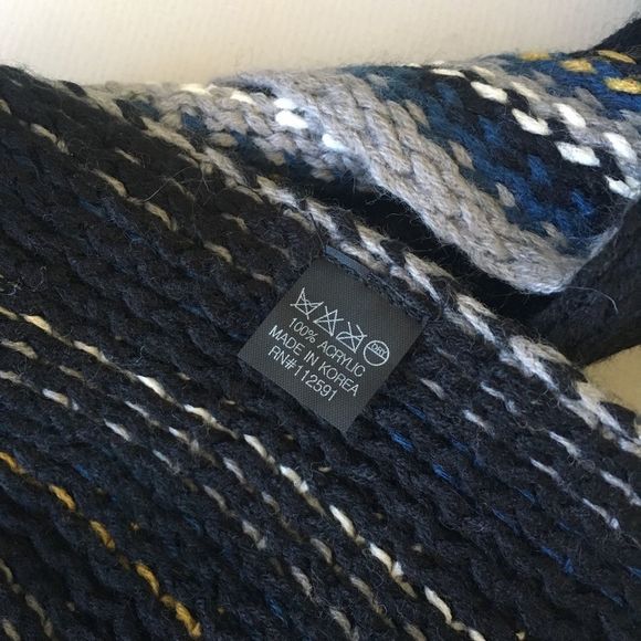 NWT Long Striped Sweater Knit Winter Scarf, Fringe Ends - Picture 6 of 7